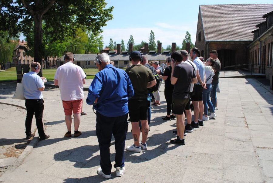 From Krakow: Auschwitz-Birkenau Guided Tour & Pickup - What makes the guide such an important part of the visit