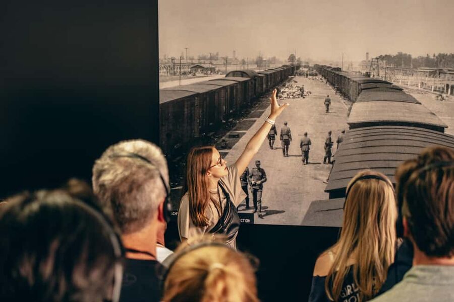 From Krakow: Auschwitz-Birkenau Guided Tour & Pickup - The early Krakow pickup can shape the whole day