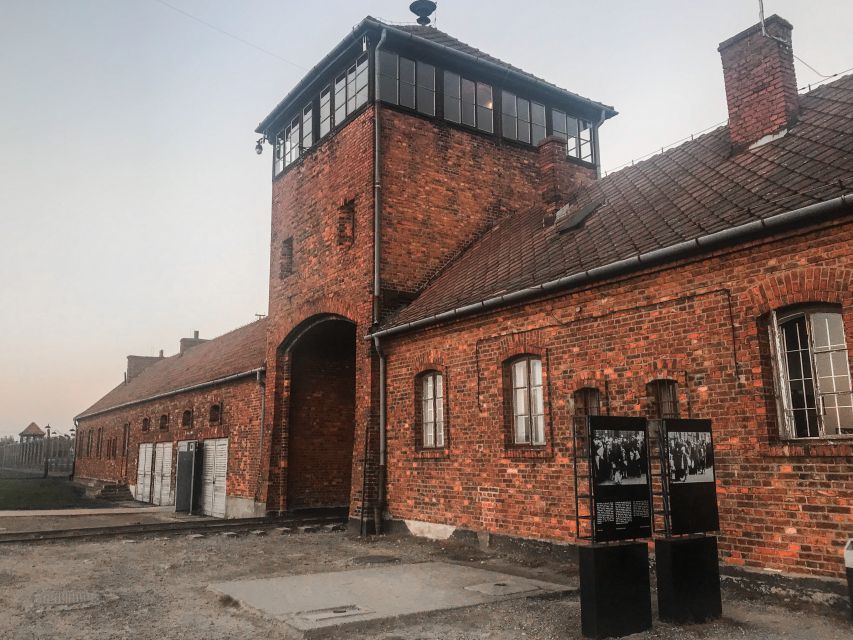 From Krakow: Auschwitz-Birkenau Private or Shared Tour - The 15-minute break and the short transfer