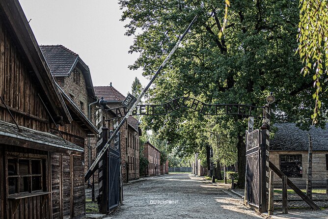 from Kraków: Auschwitz excursion with guaranteed Dutch guide - The 6:00 am start from Kraków
