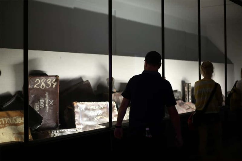 From Krakow: Auschwitz Museum and Wieliczka Salt Mine Tour - Auschwitz I: the first guided visit
