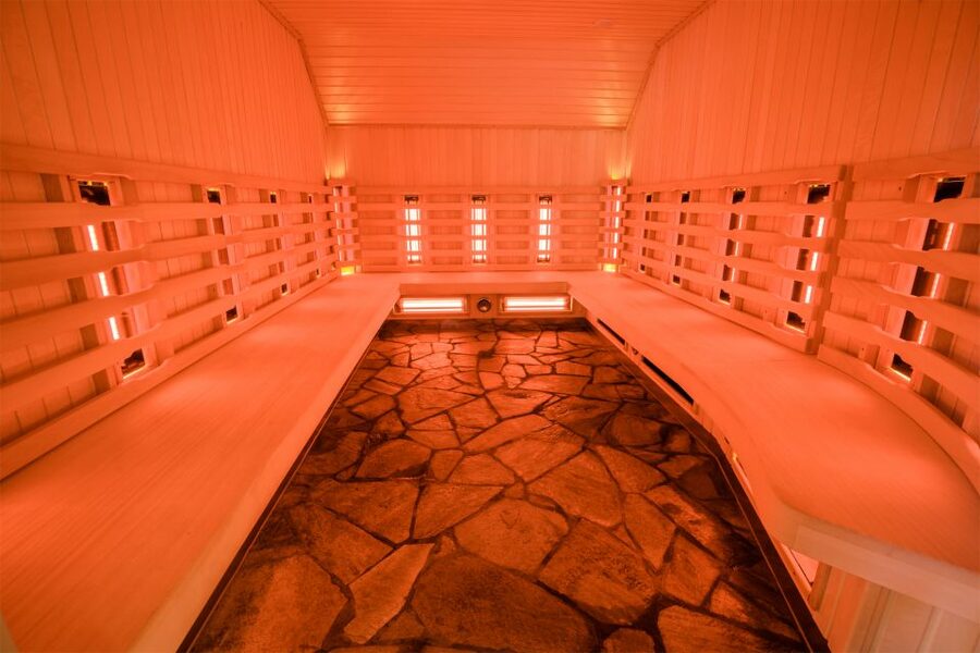 From Krakow: Chocholow Hot Springs Evening or Daytime Ticket - The relaxation area, saunas, and extra charges
