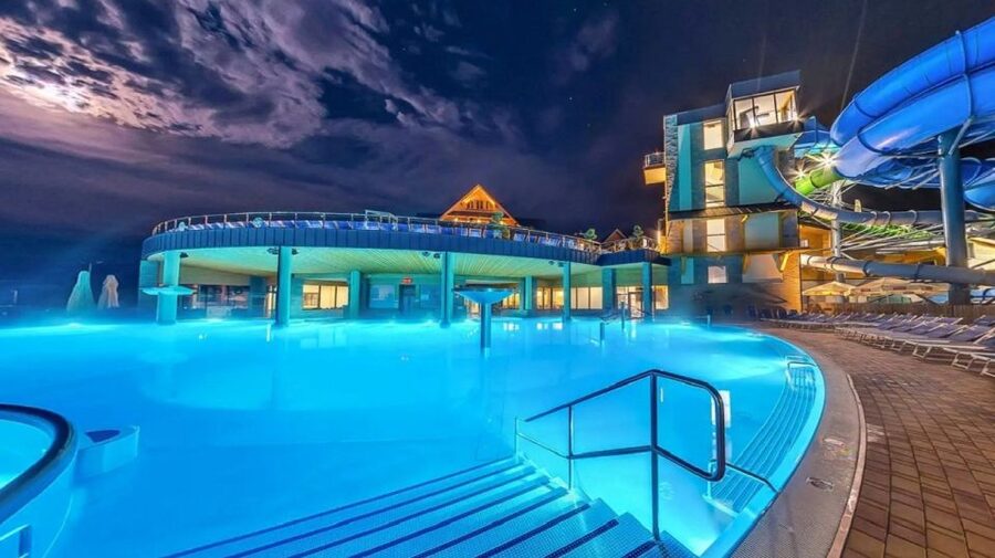 From Krakow: Chochołowskie Thermal Baths Ticket and Transfer - Who should book this experience?