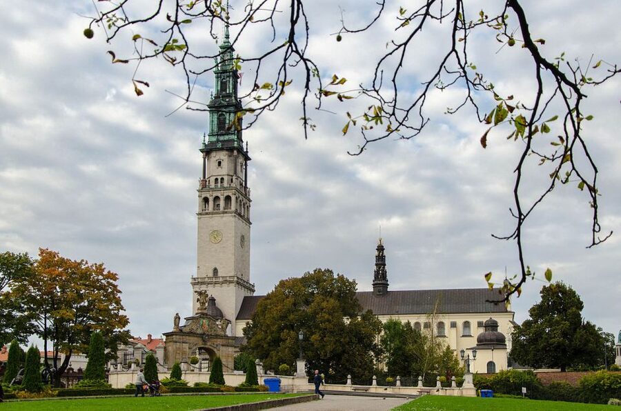 From Krakow: Częstochowa, Black Madonna and Lagiewniki Tour - Key points to know before booking