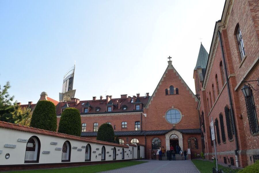 From Krakow: Częstochowa, Black Madonna and Lagiewniki Tour - Is $120 good value for eight hours?