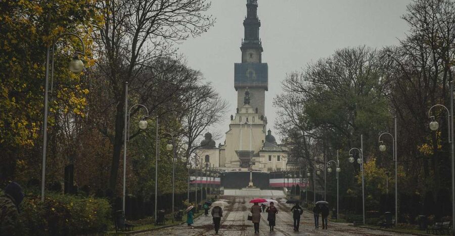 From Krakow: Częstochowa "Black Madonna" Day Tour - Who will appreciate this Jasna Góra day trip?
