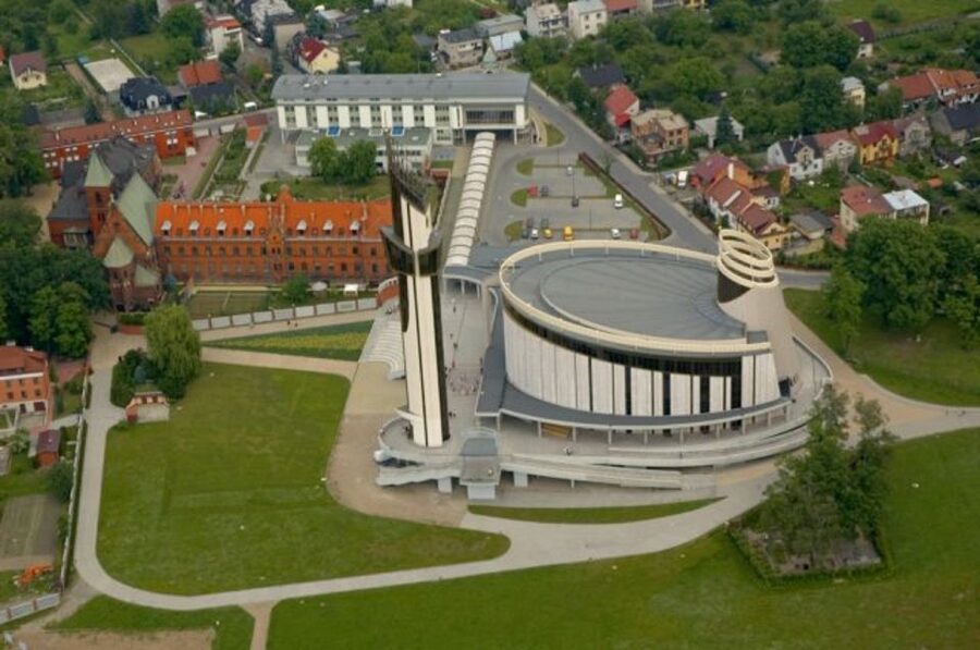 From Kraków: Częstochowa & Łagiewniki Pilgrim Sites Tour - What to see at the Divine Mercy Shrine in Łagiewniki