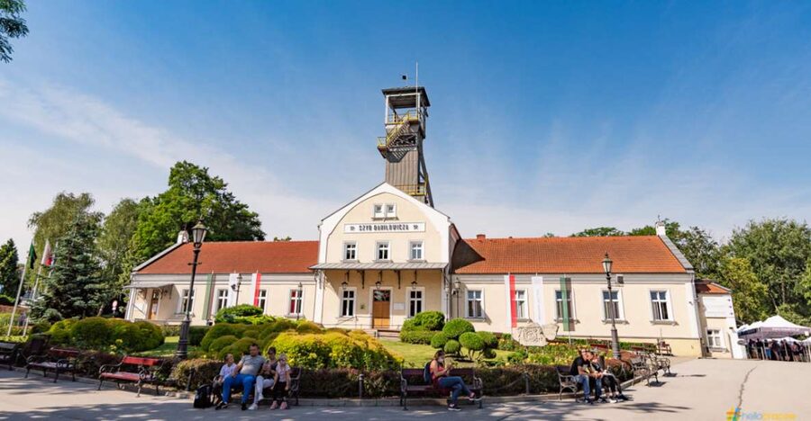 From Krakow: Guided Tour in Wieliczka Salt Mine - Why Wieliczka is more than an old mine