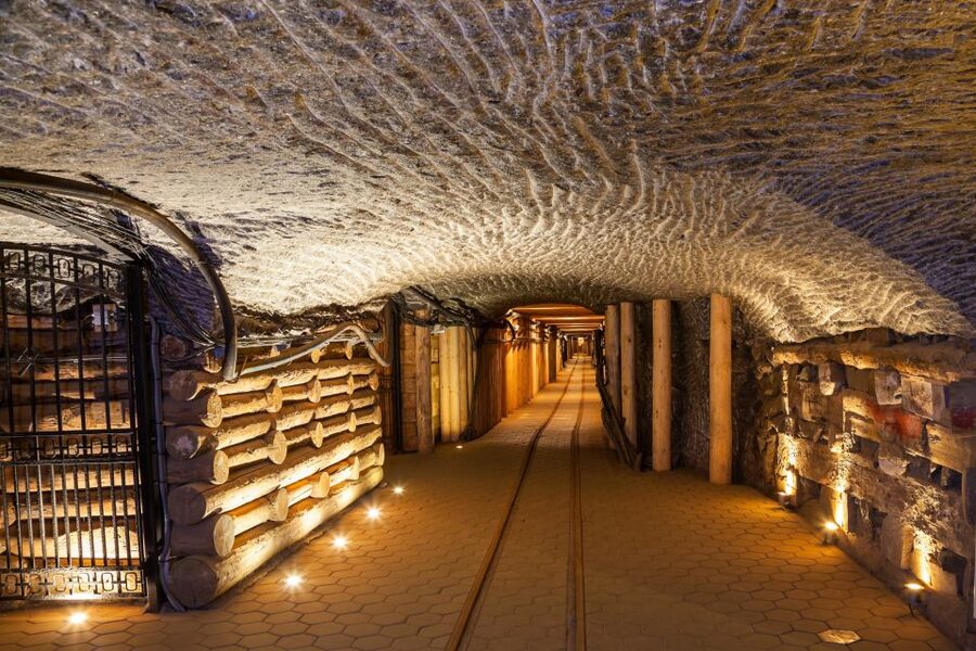 From Krakow: Guided Wieliczka Salt Mine Tour - The underground church and the best visual moments