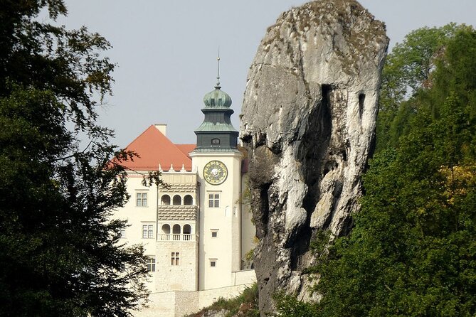 From Krakow: Ojcow National Park and Pieskowa Skala Castle - Pieskowa Skała Castle and its hilltop approach