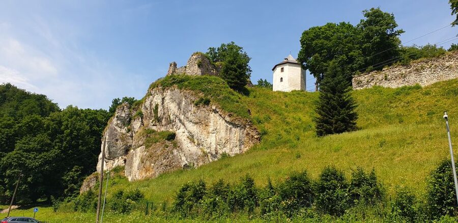 From Krakow: Ojców National Park & Ogrodzieniec Castle Tour - The Chapel on the Water and Hercules’ Club
