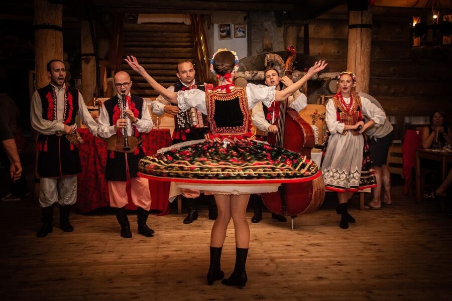 From Krakow: Polish Folk Show with All-You-Can-Eat Dinner - A short walk beside Lake Kryspinów