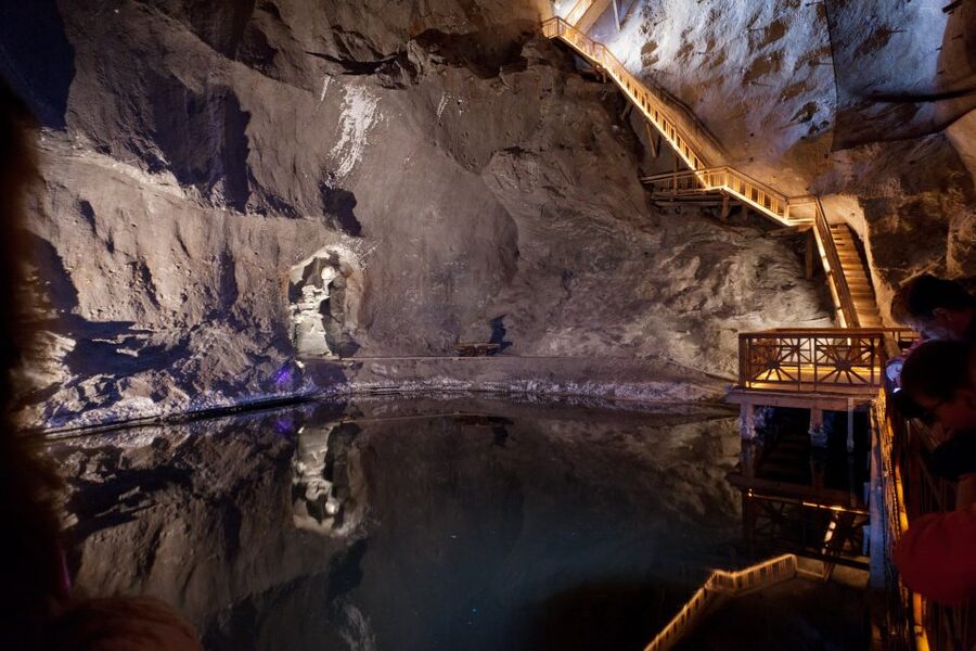 From Krakow: Private Wieliczka Salt Mine Tour - The Final Stop: Snacks, Souvenirs, And The Fast Lift Up