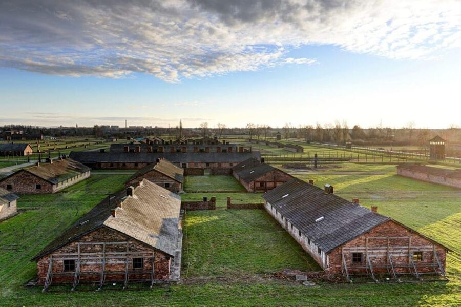 From Krakow: Roundtrip Transportation to Auschwitz Birkenau - Leaving Krakow early or later in the day