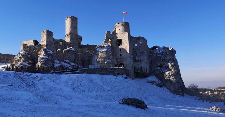 From Krakow: "The Witcher" Ogrodzieniec Castle Private Trip - Seeing the The Witcher filming location