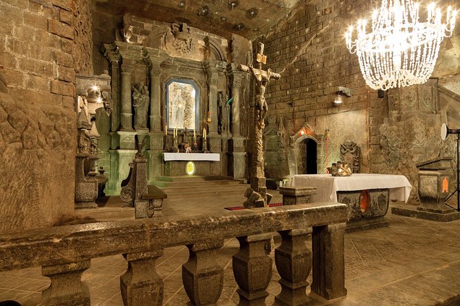 From Krakow: Wieliczka Salt Mine Group Transfer and Tour Options - Getting from Krakow to Wieliczka