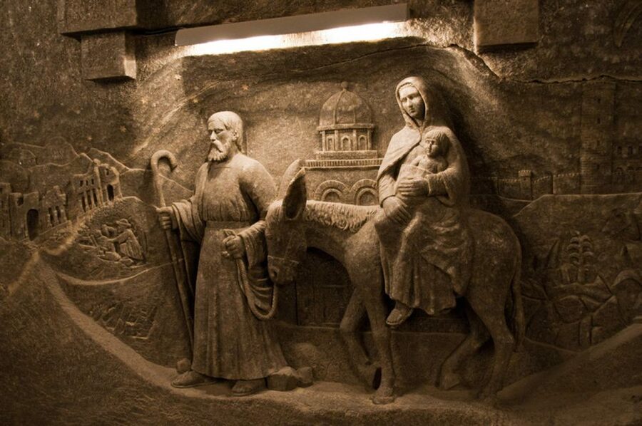 From Krakow: Wieliczka Salt Mine Half-Day Trip with Pickup - Mining technology, tunnels, and the underground lake