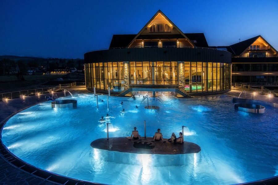 From Krakow: Zakopane & Hot Thermal Springs Private Tour - Chocholowska Thermal Baths for 2.5 hours