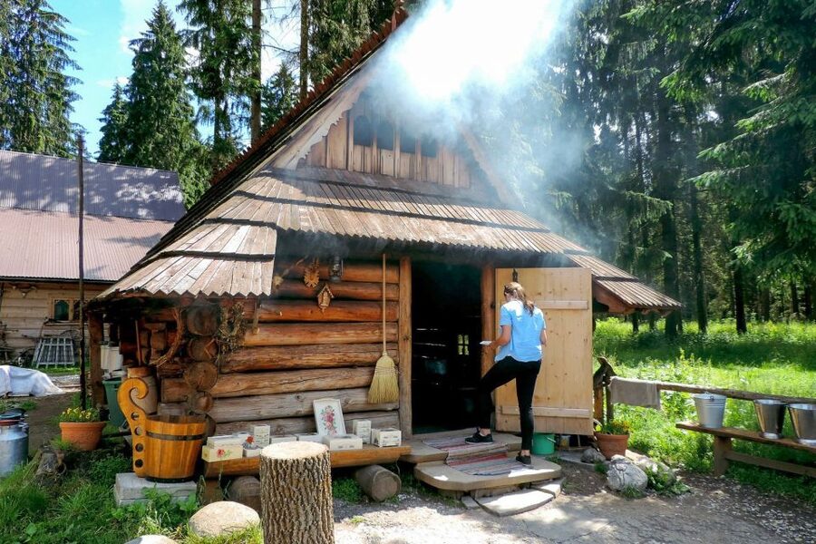 From Krakow: Zakopane Tour with Gubalowka Funicular & Museum - Tasting oscypek at a highlander cottage