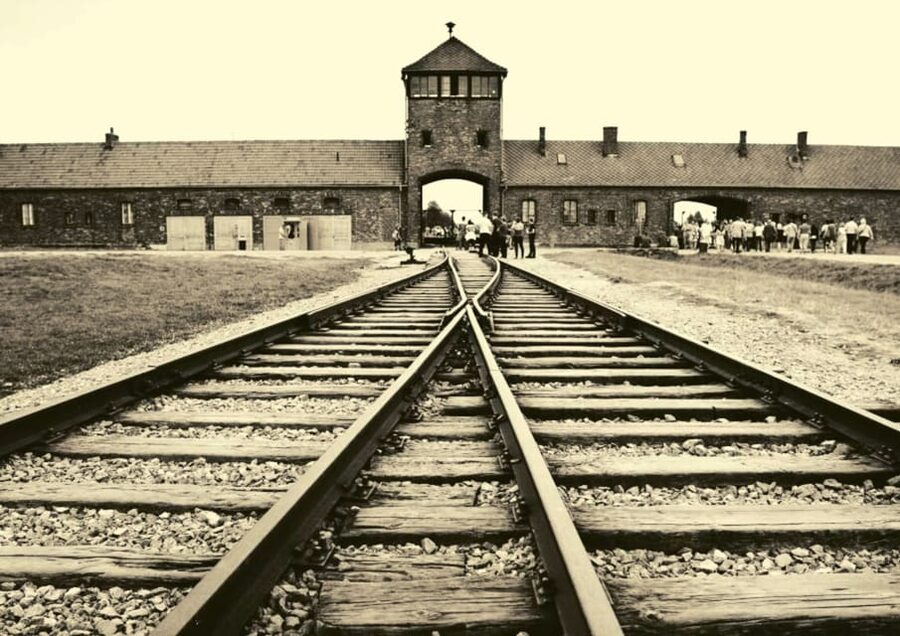 From Warsaw: Auschwitz Day Tour by Private Car with Lunch - Practical Advice for a More Meaningful Visit