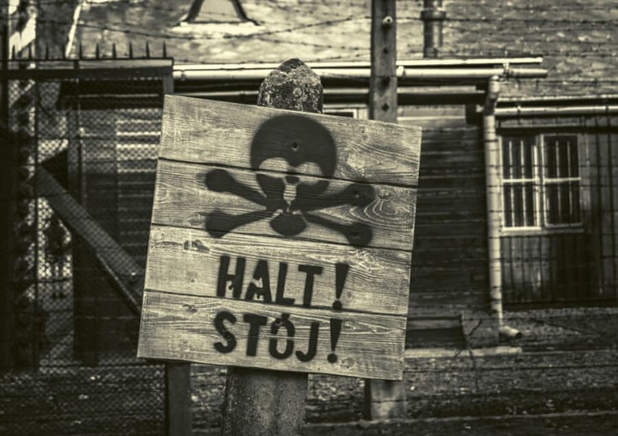 From Warsaw: Auschwitz Day Tour by Private Car with Lunch - Why This Warsaw to Auschwitz Trip Works