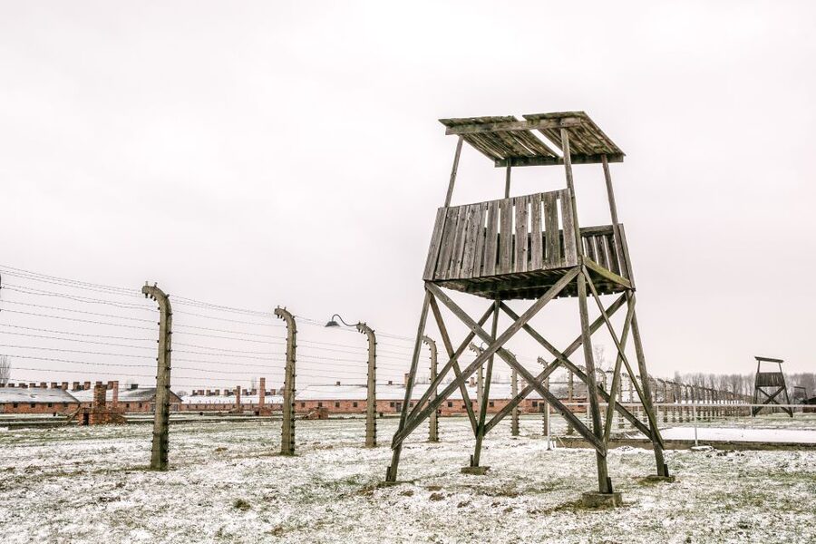 From Warsaw: Guided Tour to Auschwitz-Birkenau and Krakow - Finding the Krakow meeting point