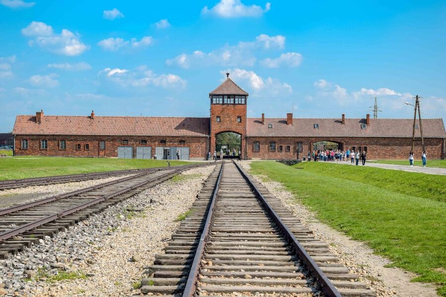 From Warsaw: Guided Tour to Auschwitz-Birkenau and Krakow - The late train back to Warsaw