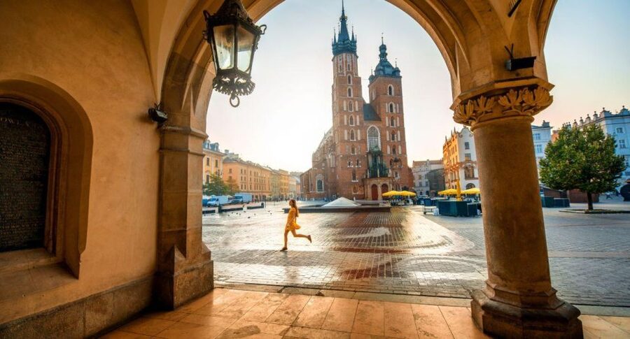From Warsaw: Guided Tour to Wieliczka Salt Mine and Krakow - The Real Shape of This 16-Hour Day