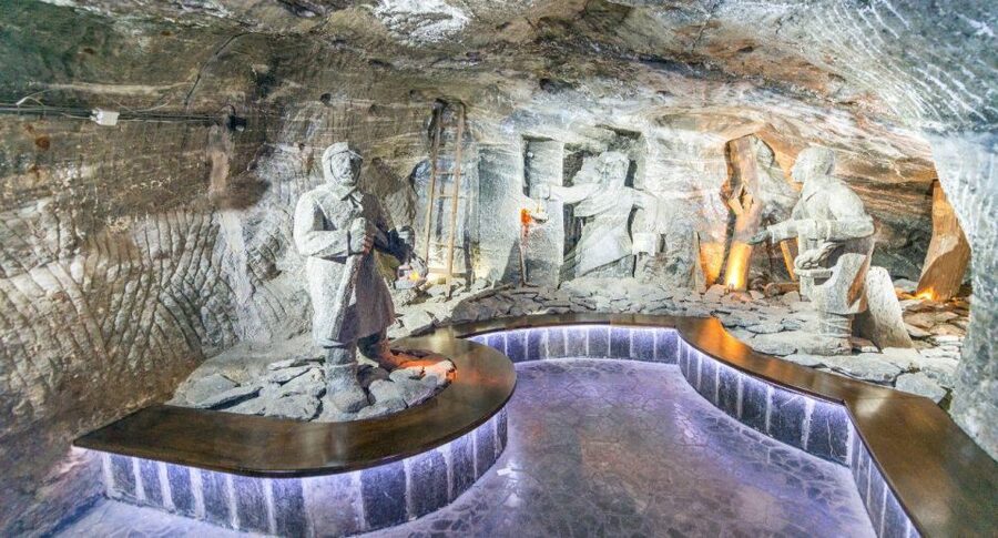 From Warsaw: Guided Tour to Wieliczka Salt Mine and Krakow - What the Driver and Guide Add
