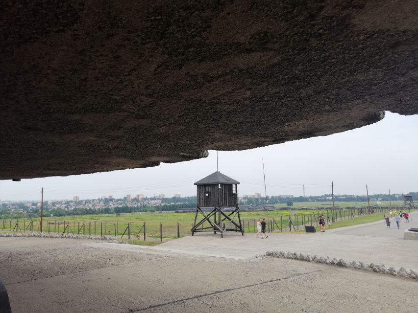 From Warsaw: Lublin and Majdanek State Museum Day Tour - What the guides add to the day