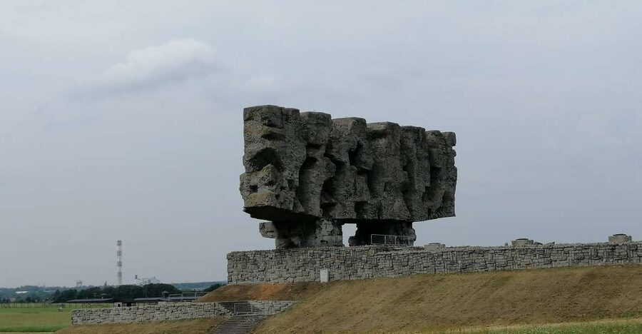 From Warsaw: Lublin and Majdanek State Museum Day Tour - The early start from Warsaw