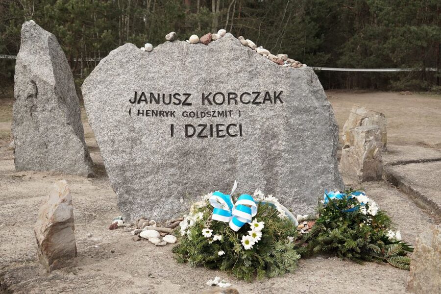 From Warsaw: Treblinka Camp 6-Hour Private Tour - Timing, walking, and emotional preparation