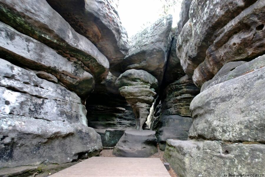 From Wroclaw: Full-Day Stolowe Mountains Trekking Tour - Kudowa Zdroj and its health springs