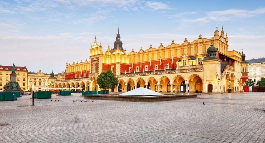From Wroclaw: Guided Tour to Auschwitz-Birkenau and Krakow - Returning to Krakow for two hours