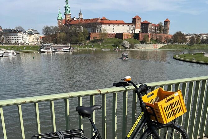 Full Bike Tour - the Old Town, Jewish Qtr & the Ghetto NEW BIKES - Wawel Hill, the dragon, and Poland’s royal seat