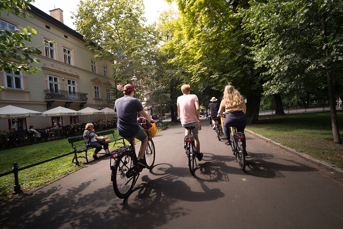 Full Bike Tour - the Old Town, Jewish Qtr & the Ghetto NEW BIKES - The guides make the difference
