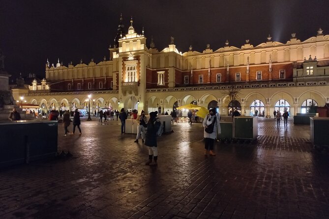 Full-Day Tour From Warsaw to Auschwitz (guided) and Krakow by car - Drivers are a major part of the value