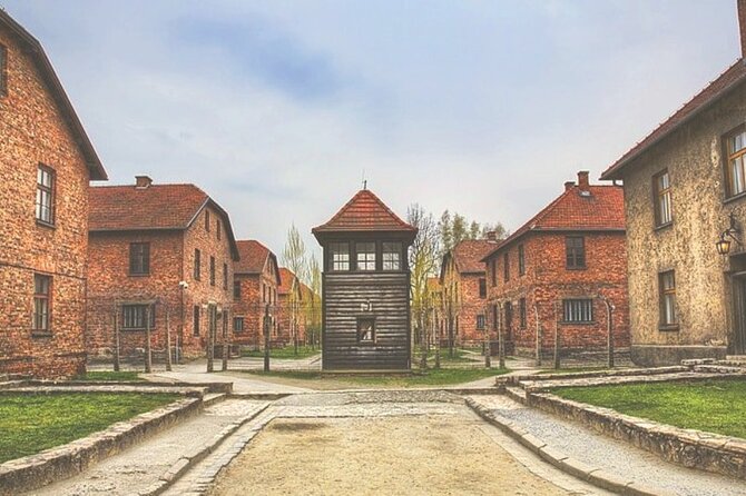 Full-Day Tour of Auschwitz and Wieliczka Salt Mine from Krakow - The short break between the two visits