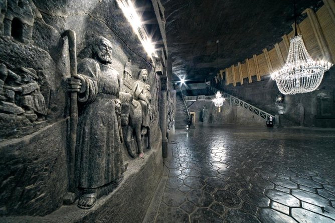 Full day tour to Auschwitz-Birkenau and Salt Mine with a local guide from Krakow - The early Krakow pickup, from 6:00 to 7:20 a.m.