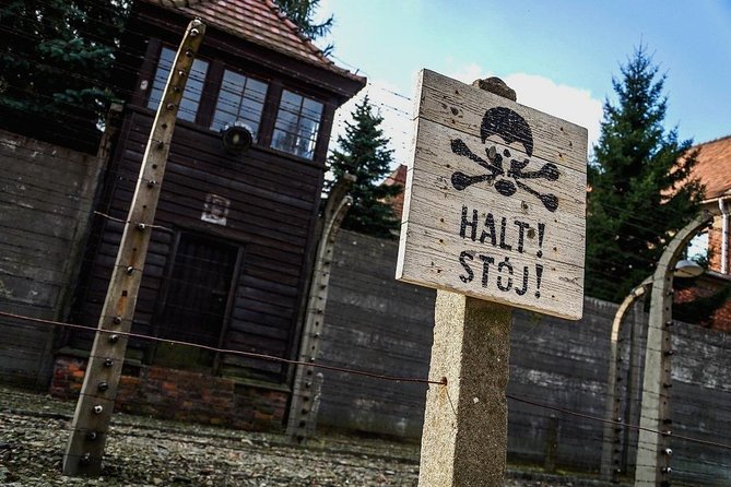 Full day tour to Auschwitz-Birkenau and Salt Mine with a local guide from Krakow - Auschwitz I: two hours with the museum guide