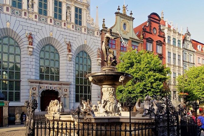 Gdansk and Malbork Castle Small Group Tour from Warsaw with Lunch - Why Malbork Castle is worth the long ride