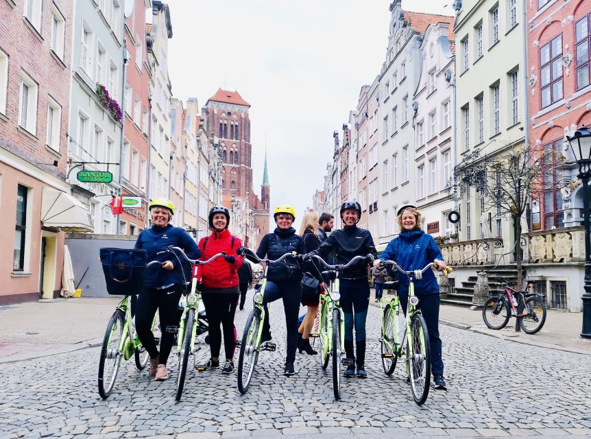 Gdansk: Basic Bike Tour - Moving from postcard streets to the shipyards