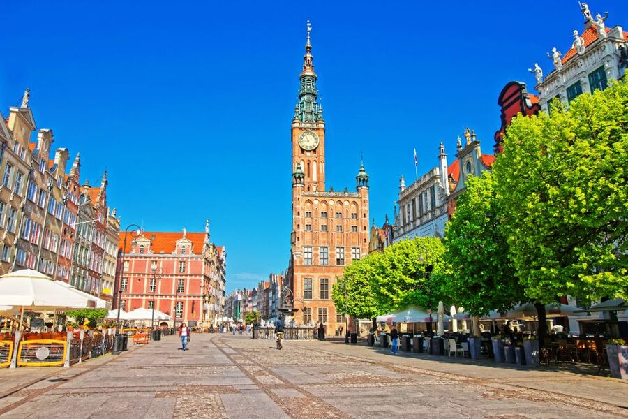 Gdansk: City Highlights Guided Private Bike Tour - Starting under the Golden Gate
