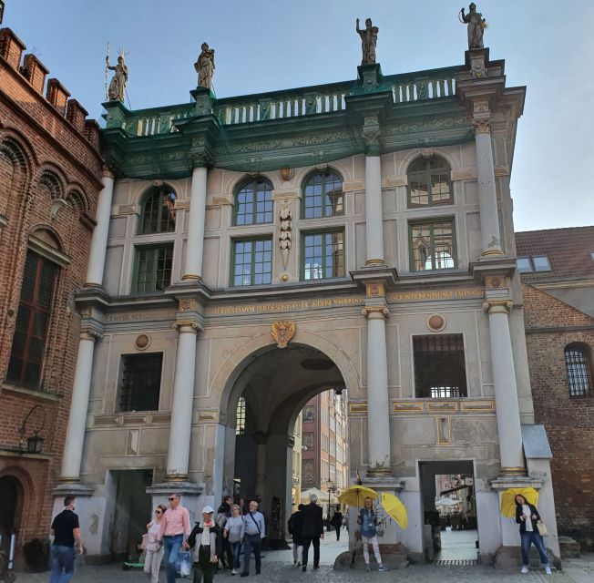 Gdańsk City Sights & History Guided Walking Tour in English - The Guide Makes or Breaks the Experience