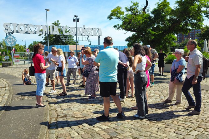 Gdansk: European Solidarity Centre Guided Tour - Entering through strikes and worker resistance