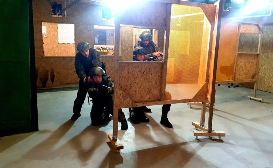 Gdansk: Firearm Shooting Experience with Instructor - Automatic mode and added challenges