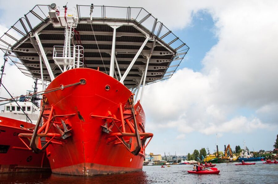Gdansk: Guided Kayak Tour - The Crane, shipyard, and the working waterfront