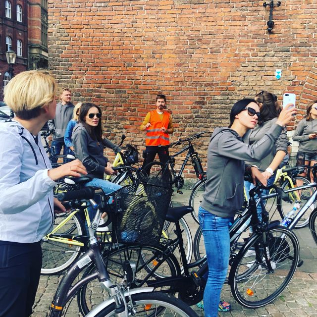 Gdańsk: Highlights Bike Tour - Przystań Cesarska and the shipyard district