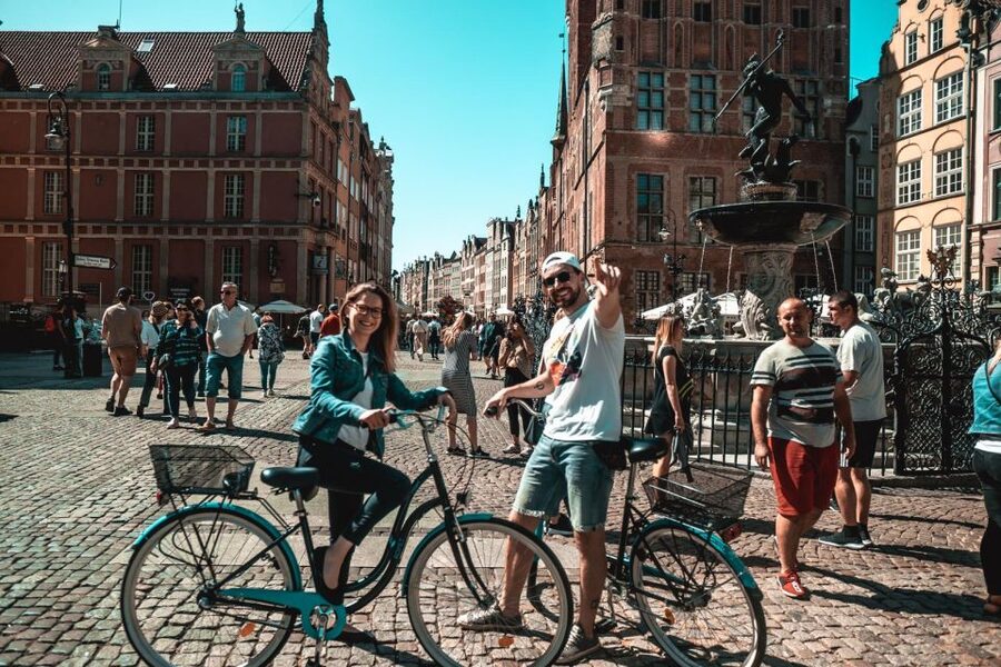 Gdańsk: Highlights Bike Tour - Guides, pace, and the quality of the experience