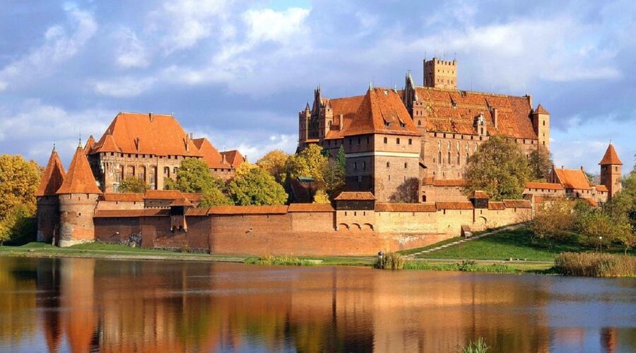 Gdansk: Malbork Castle & Westerplatte Tour with Local Lunch - Key points to know before booking